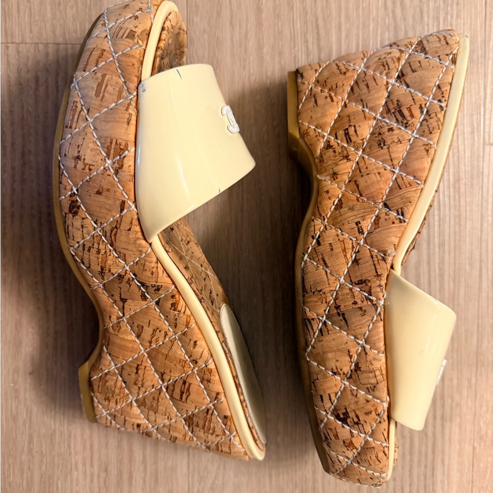 Chanel White Patent Leather Cork Wedge Sandal with iconic interlocking CC - Picture 10 of 15